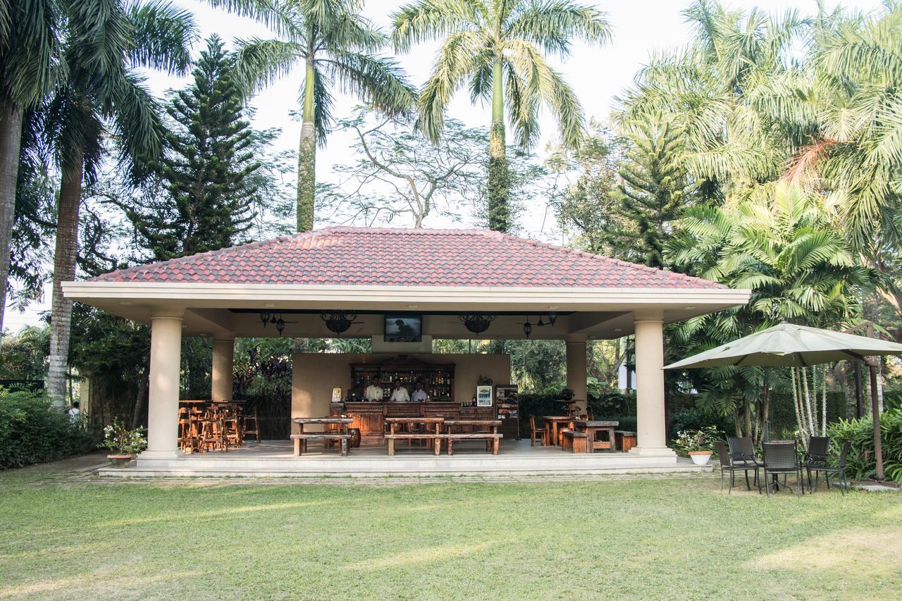 Ibiza The Fern Resort & Spa, Kolkata Ngoại thất bức ảnh