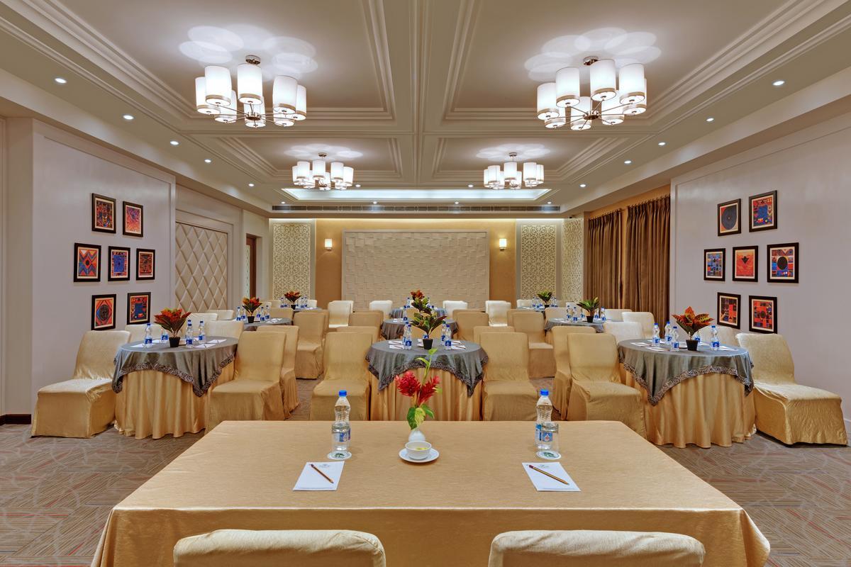 Ibiza The Fern Resort & Spa, Kolkata Ngoại thất bức ảnh
