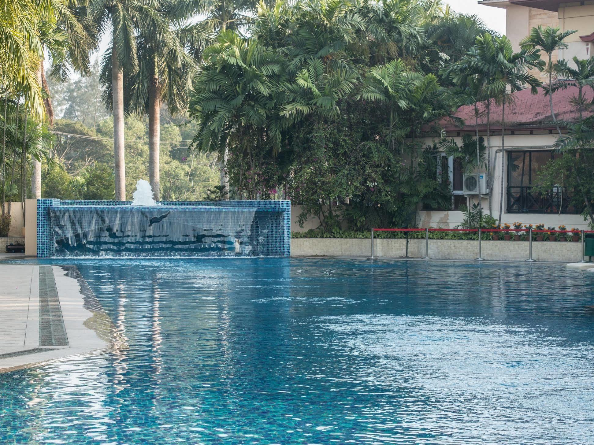 Ibiza The Fern Resort & Spa, Kolkata Ngoại thất bức ảnh